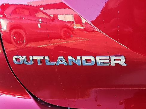 New 2026 Mitsubishi Outlander SE image 22