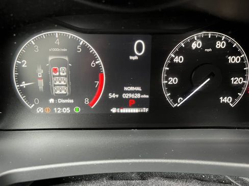 Used 2025 Honda Pilot Touring image 32