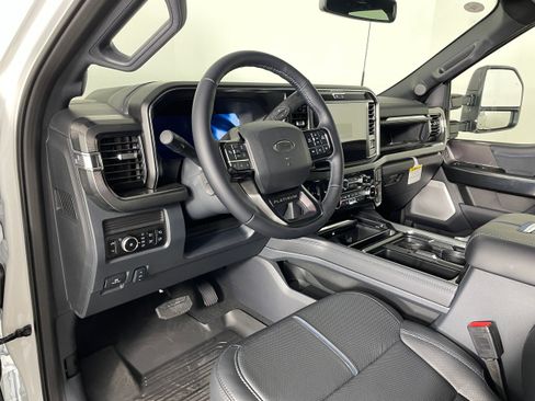 New 2026 Ford F250 Platinum w/ FX4 Off-Road Package AWD/4WD image 2