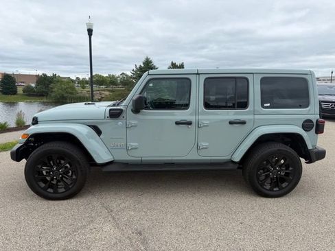 Used 2024 Jeep Wrangler Unlimited Sahara w/ Safety Group AWD/4WD image 3