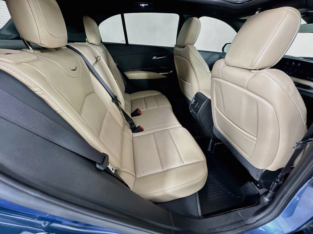 Used 2024 Cadillac XT4 Premium Luxury w/ Active Safety Package FWD image 36