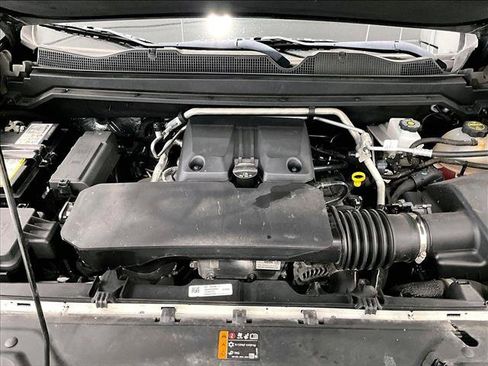 Used 2024 Chevrolet Colorado Z71 w/ Z71 Convenience Package 2 AWD/4WD image 11