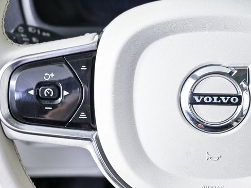Certified 2023 Volvo XC90 B6 Plus AWD/4WD image 12