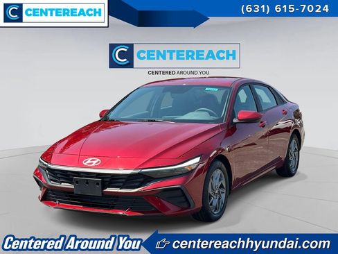 Used 2024 Hyundai Elantra SEL FWD image 1