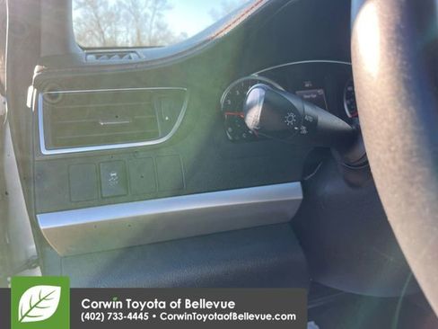 Used 2017 Toyota Camry SE w/ Moonroof Package image 11