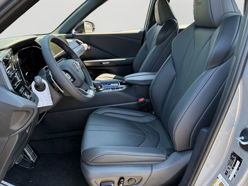 New 2026 Lexus TX 500h AWD image 13