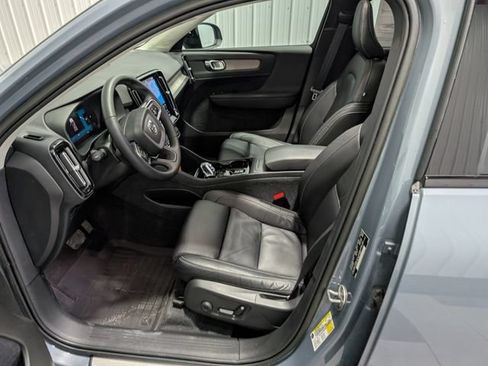 Used 2023 Volvo XC40 B5 Plus w/ Climate Package AWD/4WD image 15