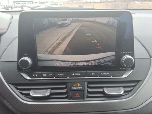 Used 2024 Nissan Altima 2.5 SR FWD image 16