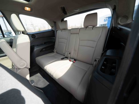 Used 2017 Honda Pilot Elite image 25