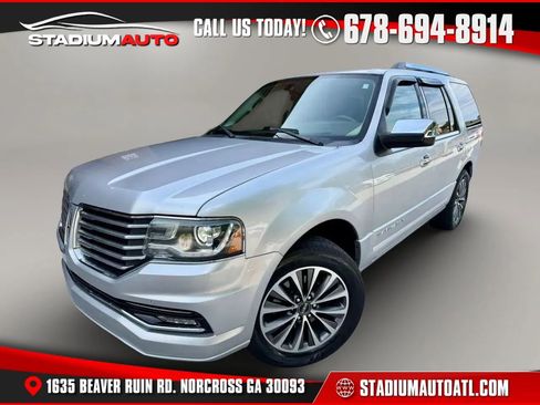 Used 2015 Lincoln Navigator 4WD image 1
