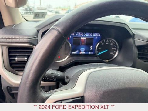 Used 2024 Ford Expedition XLT image 17