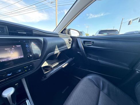 Used 2018 Toyota Corolla SE FWD image 29