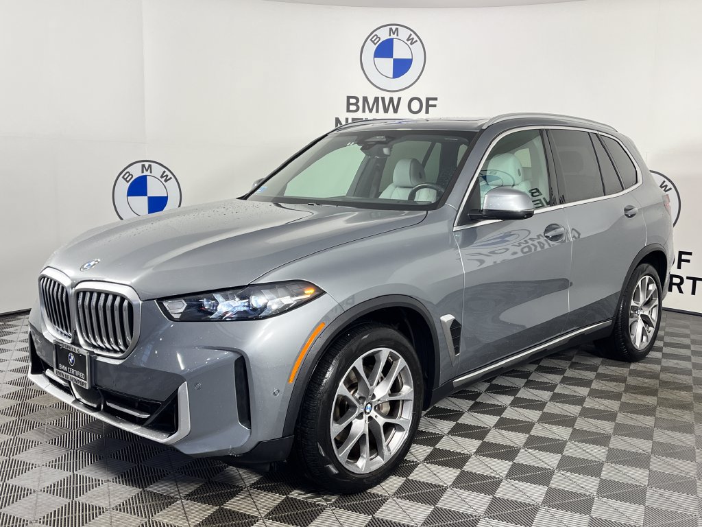 Certified 2024 BMW X5 xDrive40i w/ Parking Assistance Package AWD/4WD image 3