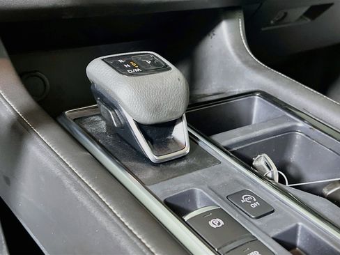 Used 2025 Nissan Pathfinder SV FWD image 24