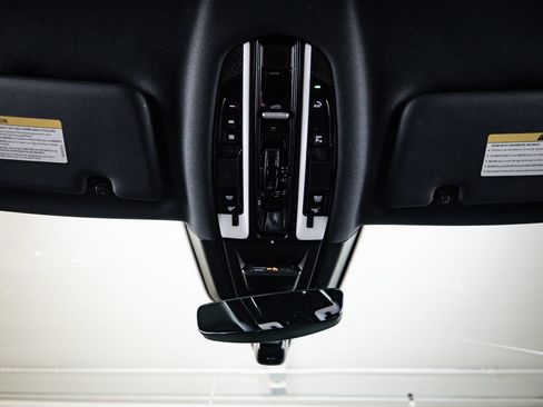 Certified 2023 Porsche Cayenne Platinum Edition AWD/4WD image 20