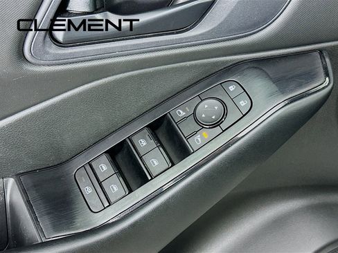 Used 2024 Nissan Rogue S image 24