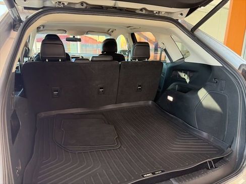 Used 2018 Ford Edge Titanium image 29