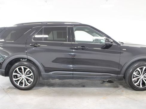 Used 2025 Ford Explorer ST-Line AWD/4WD image 11