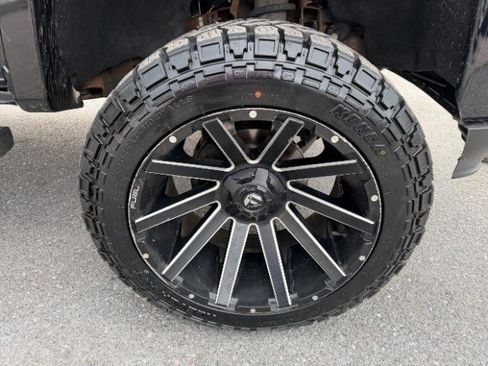 Used 2018 Chevrolet Silverado 1500 Custom w/ Custom Value Package image 13