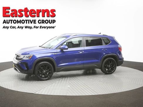 Used 2022 Volkswagen Taos SE w/ Panoramic Sunroof Package FWD image 58