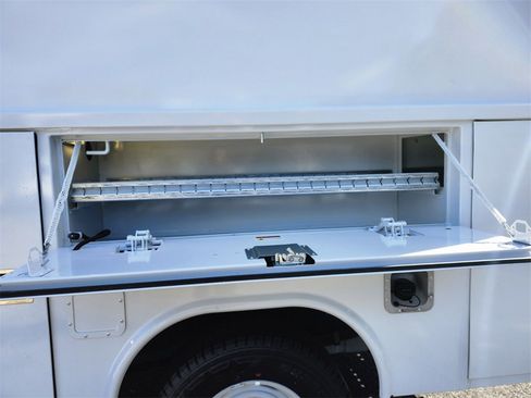 New 2026 Ford E-350 and Econoline 350 Super Duty w/ Power Equipment Group image 18