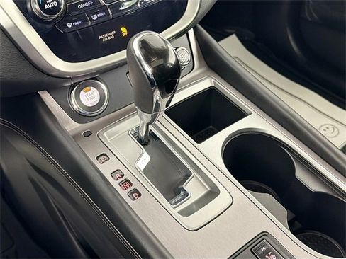 Used 2024 Nissan Murano SL image 16