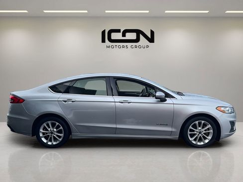 Used 2019 Ford Fusion SE image 6