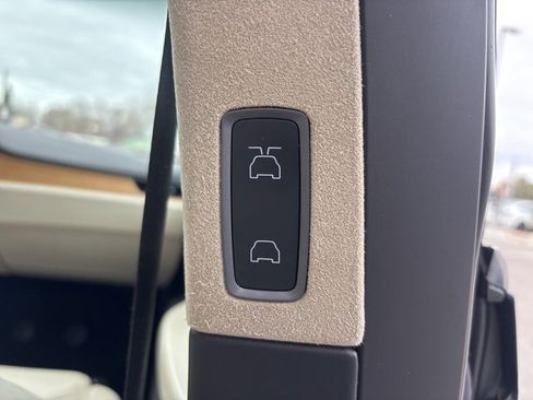 Used 2018 Tesla Model X 75D image 19