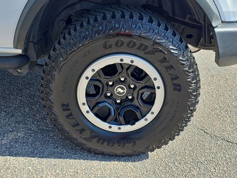 Used 2022 Ford Bronco 2-Door image 32