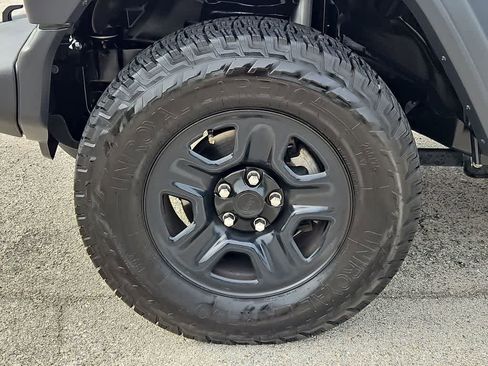 Used 2018 Jeep Wrangler Unlimited Sport image 14