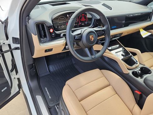 New 2026 Porsche Cayenne image 4