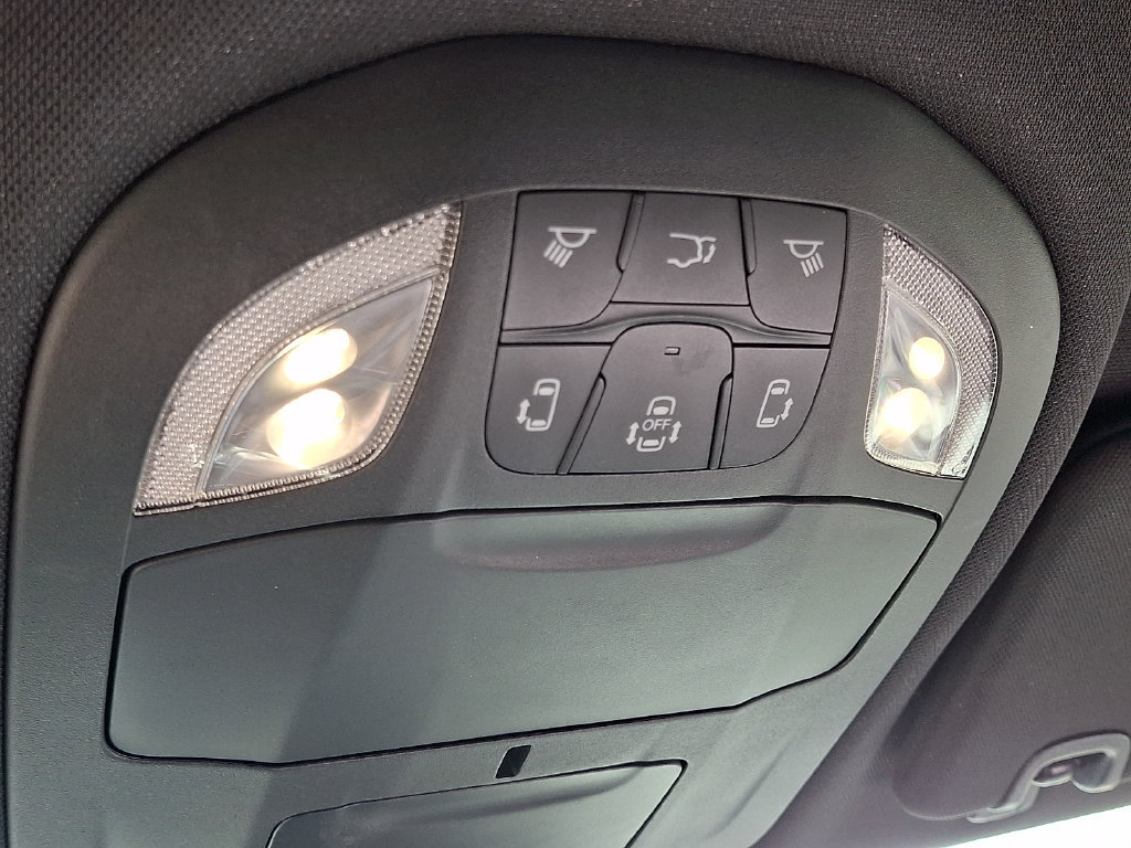 Used 2025 Chrysler Pacifica Select FWD image 23