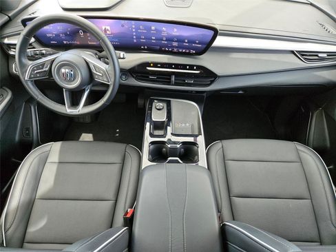 Used 2025 Buick Enclave Preferred FWD image 8