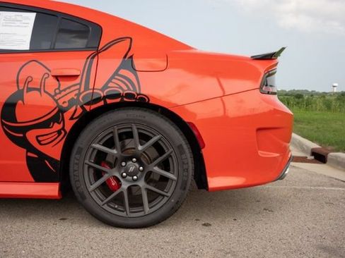 Used 2017 Dodge Charger R/T Scat Pack w/ Beats Audio Group RWD image 11