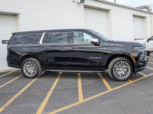 New 2026 Chevrolet Suburban Premier AWD/4WD image 5