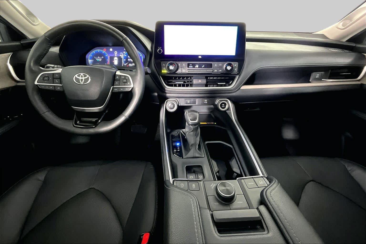 Used 2024 Toyota Grand Highlander AWD image 13