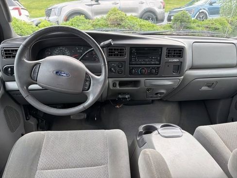 Used 2004 Ford Excursion XLT AWD/4WD image 10