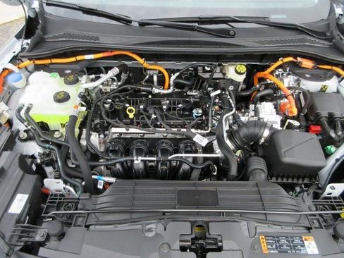 Used 2025 Ford Escape SE w/ PHEV Premium Package FWD image 39