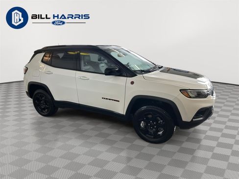 Used 2023 Jeep Compass Trailhawk w/ Trailhawk Convenience Group image 4
