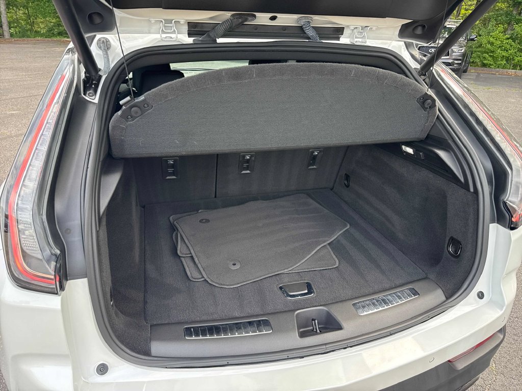 Used 2023 Cadillac XT4 Sport FWD image 29