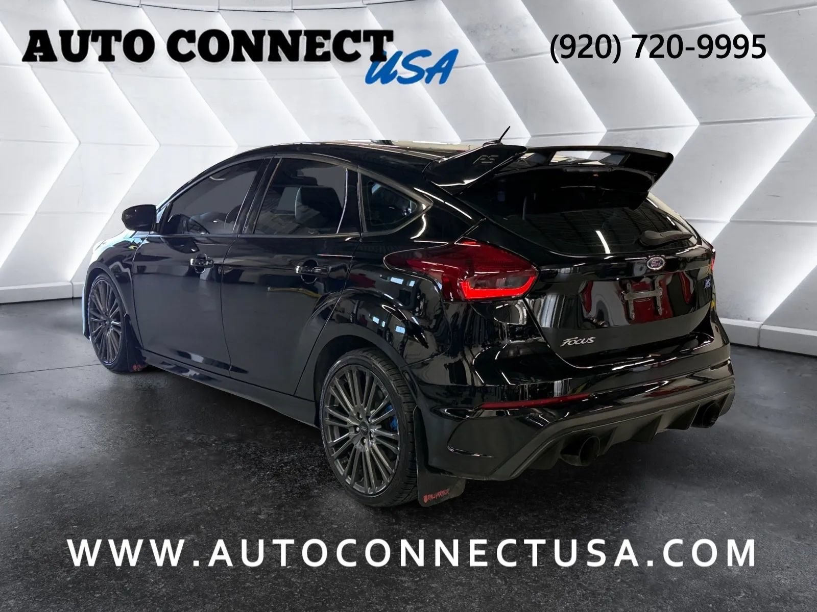 Used 2017 Ford Focus RS AWD/4WD image 9