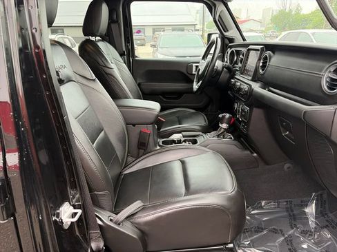 Used 2023 Jeep Wrangler Unlimited Sahara w/ Cold Weather Group AWD/4WD image 23