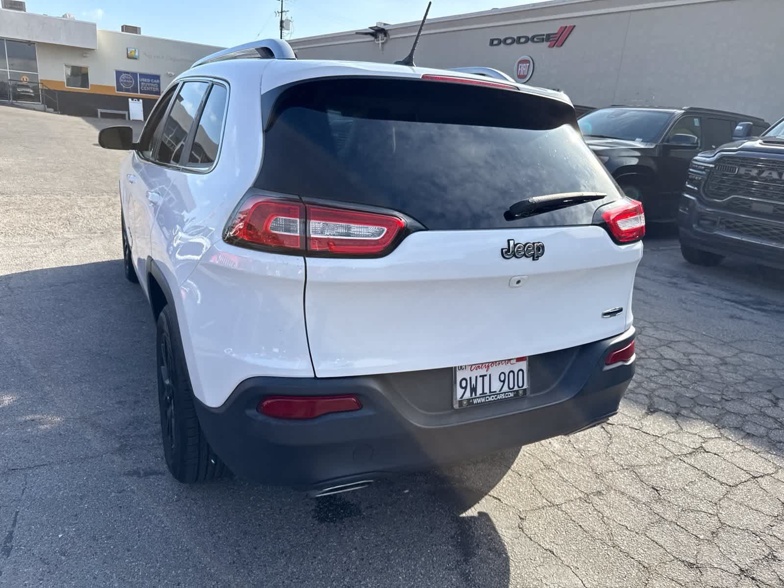 Used 2018 Jeep Cherokee Latitude FWD image 15