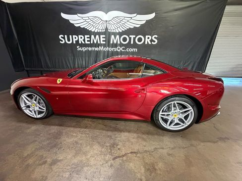 Used 2017 Ferrari California T image 10