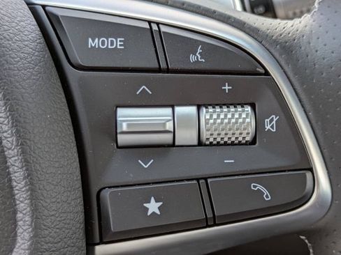 Used 2025 Genesis G70 2.5T AWD/4WD image 25