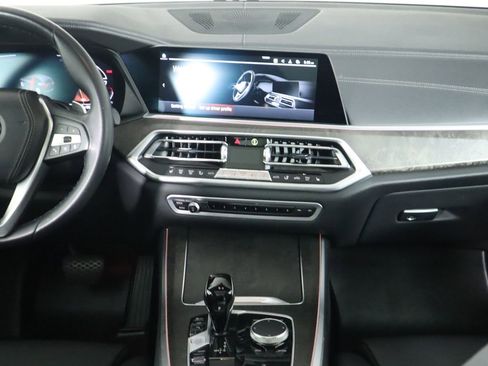 Used 2022 BMW X5 sDrive40i w/ Parking Assistance Package image 14