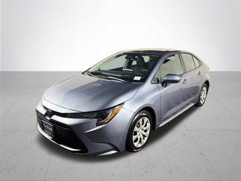 Used 2025 Toyota Corolla LE FWD image 2