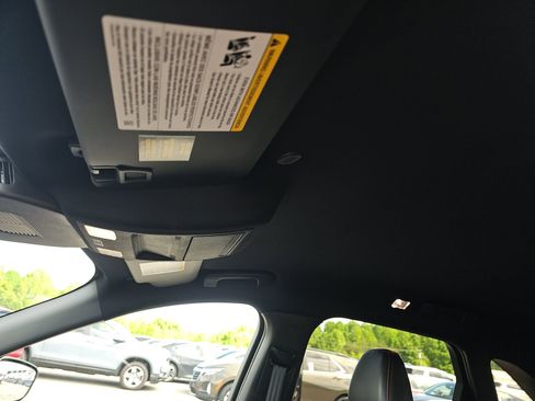 Used 2025 Ford Escape ST-Line FWD image 20