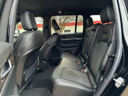 New 2026 Jeep Grand Cherokee Altitude AWD/4WD image 25