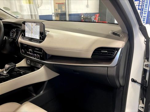 Used 2021 Nissan Rogue SL w/ Premium Package AWD/4WD image 13